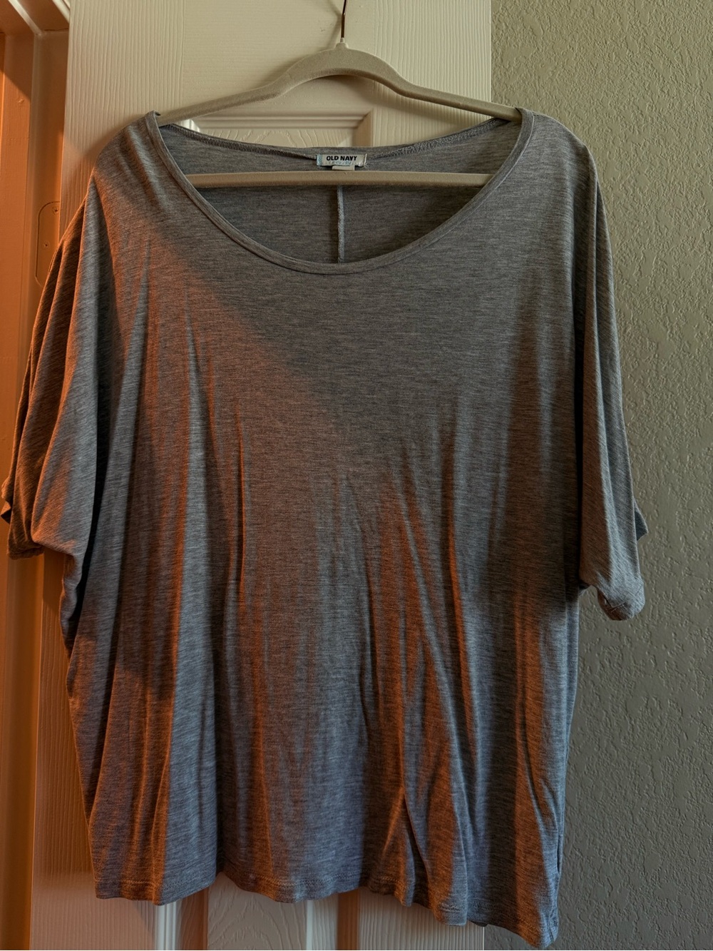 Old Navy Women's Heather Gray Scoop Neck Short Sleeve Tee